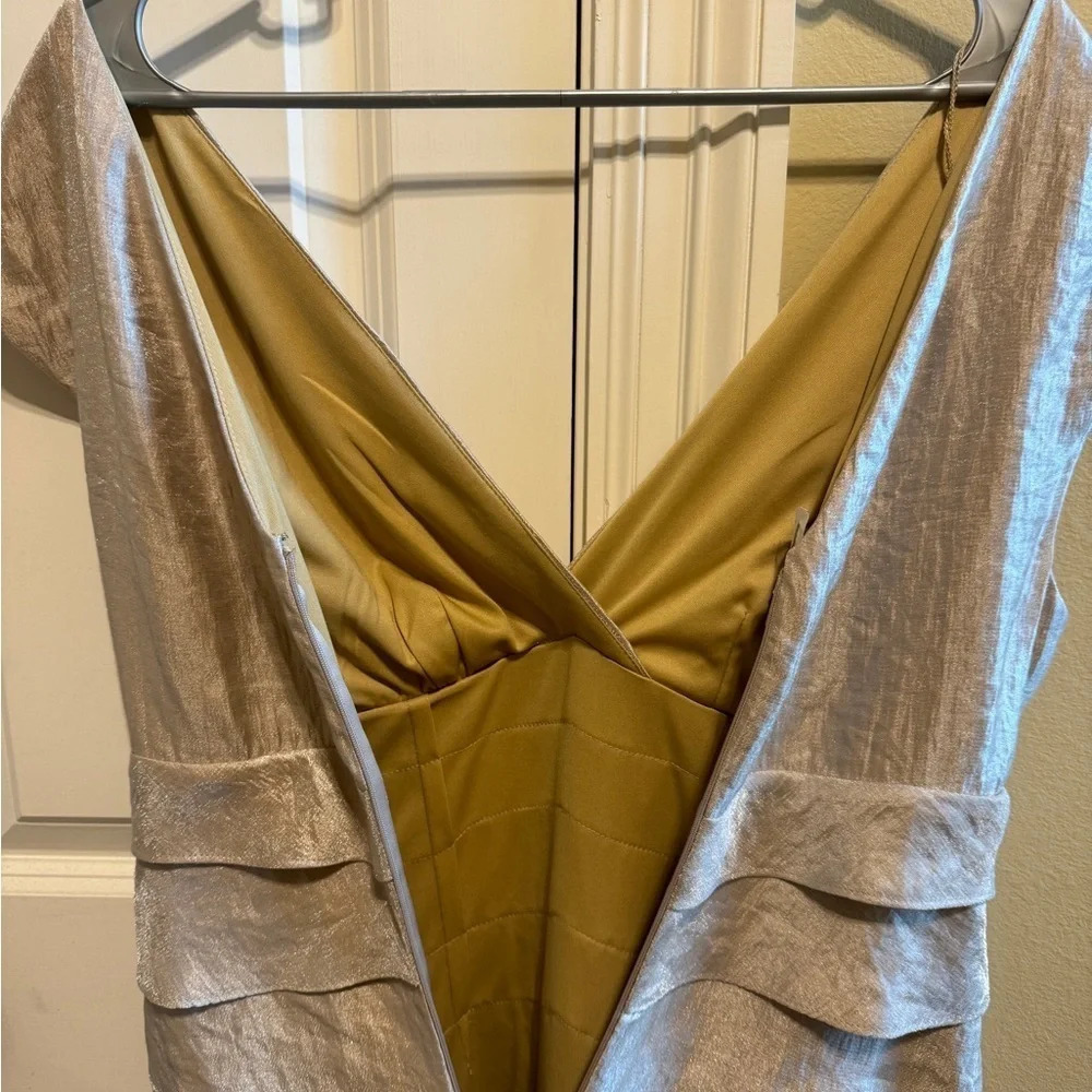 London Times Gold Scalloped Tiered Dress Sz 12 - Picture 4 of 9